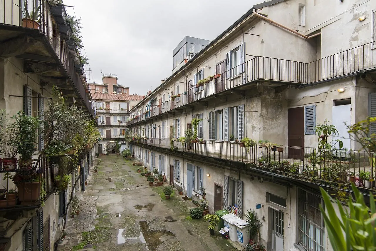 Gerusalemme & Corso Sempione Flat Milan 0*,  Italy